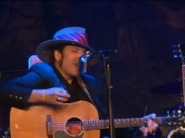 EUA realizam primeiro show ao vivo com distanciamento social durante pandemia de coronavírus