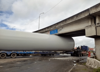 Viaduto da Cidade Nova é vistoriado e interditado após ter estrutura comprometida por carreta