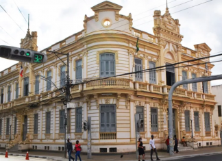 Diretor de departamento de prefeitura na Bahia denunciado por assédio é afastado do cargo