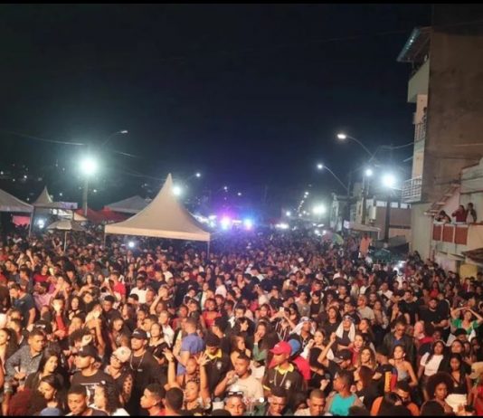 Feriado municipal de muita música em Ubaitaba