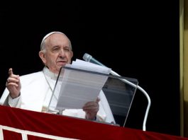 Após atos no DF, papa fala em enfraquecimento da democracia