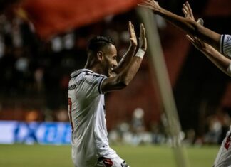 Vitória vence Sport fora de casa e retoma liderança da Série B
