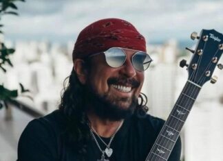 De carona com Bell Marques: cantor faz “tour” por Salvador e relembra trajetória do Chiclete com Banana; confira