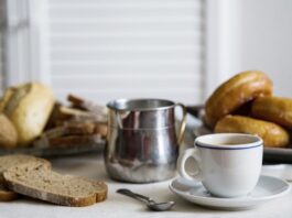 Tomar café da manhã antes das 9h pode reduzir o risco de desenvolver diabetes tipo 2