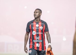 Dupla do Vitória é julgada e volante é penalizado