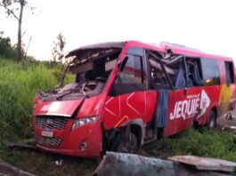 Acidente grave com pacientes da cidade de Jequié deixa feridos na BR-324; bebê de 4 meses foi arremessado