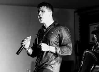 Deni Júnior encantara público em show inesquecível em Inhambupe/BA