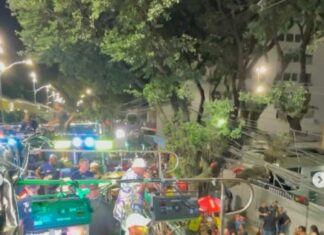 PAGODE D0 SEGREDO ARRASTA MULTIDÃO