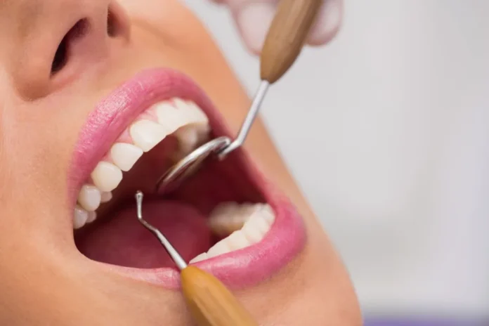 g4x3N4o9-aparelho-dente-dentista-boca-foto-freepik-1024x683-1