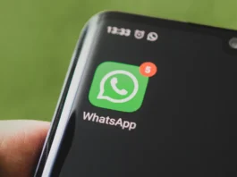 Novo vírus mira brasileiros para roubar dados bancários e se espalha pelo WhatsApp