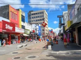 Oferta de vagas temporárias para o fim de ano caiu pela metade em Feira de Santana, aponta Sicomércio