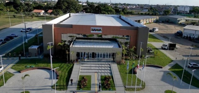 b2ap3_medium_174617feira-de-santana-inaugura-o-maior-teatro-do-interior-da-bahia-3