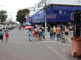 Natal: comércio de Feira de Santana funciona até às 20h a partir desta segunda (8); veja horários aos sábados e domingo