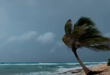 Frente fria causa ciclone e chuva intensa com possibilidade de enchentes