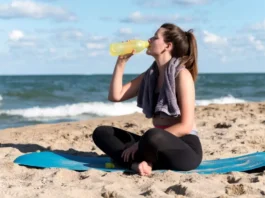 Confira dicas de alimentação e hidratação para aproveitar o verão com saúde