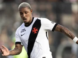 David volta a atuar pelo Vasco no clássico contra o Flamengo após negociação travar com o Vitória