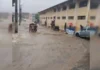 Chuvas fazem rio transbordar e provocam alagamentos em Cachoeira