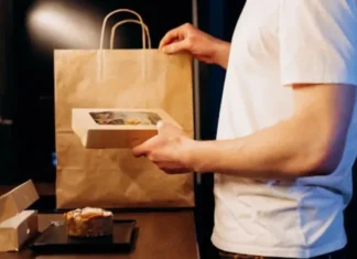 Quatro em cada dez brasileiros devem reduzir delivery e cozinhar mais em 2026