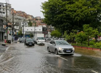 Frente fria provoca chuvas moderadas a fortes no litoral baiano; confira previsão