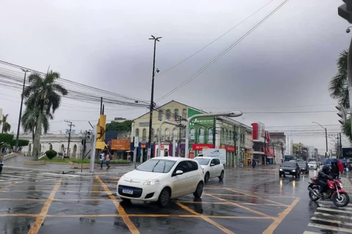 Feira-de-Santana-com-chuva-Fotos-Jorge-Magalhaes-1000x667-1