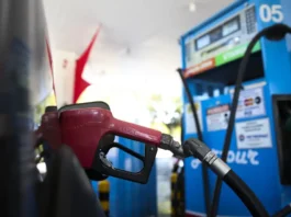 Gasolina terá R$ 0,44 de subsídio por mais 30 dias