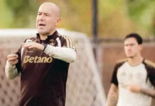 Técnico rebate críticas de ‘mercenário’ da torcida do Cruzeiro: ‘Ninguém diz não ao Flamengo’
