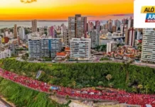 Carnaval vermelho: pela 8ª vez neste ano na Bahia, Lula faz caminhada às vésperas da eleição