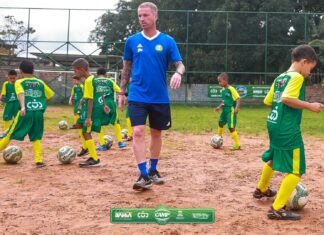 CAMP leva futebol e oportunidades para crianças e adolescentes de Camaçari
