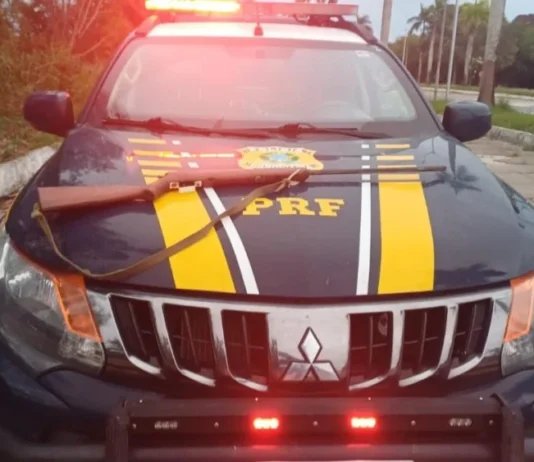 Ação da PRF resulta na apreensão de arma de fabricação caseira e munições na Bahia