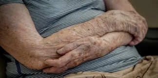 Insegurança alimentar cai em 300 mil lares com idosos no Brasil