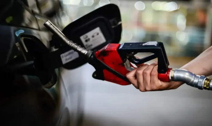 diesel-fica-mais-caro-a-partir-deste-sabado-e-e-im0138261900202603140915-ScaleDownProportional