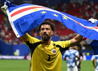 Vozinha vira surpresa entre indicados a melhor goleiro da Bola de Ouro