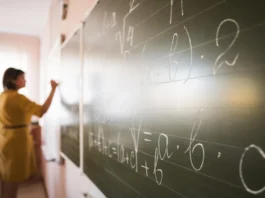 Regras mais rígidas: aposentadoria de professores muda em 2027; veja novas exigências